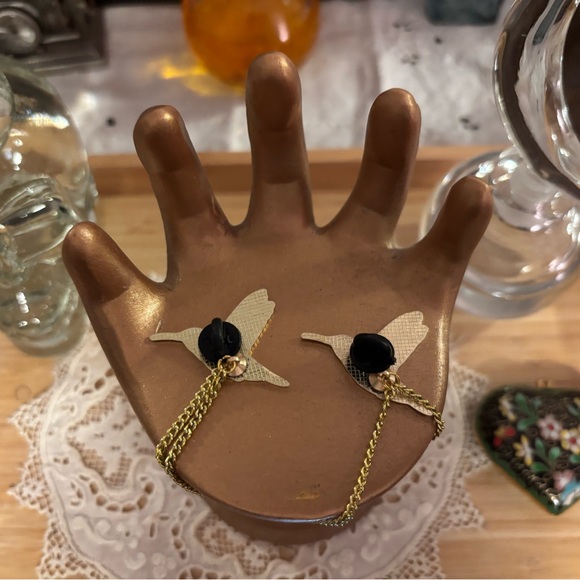 Hummingbird Lapel Chain - Picture 4 of 6